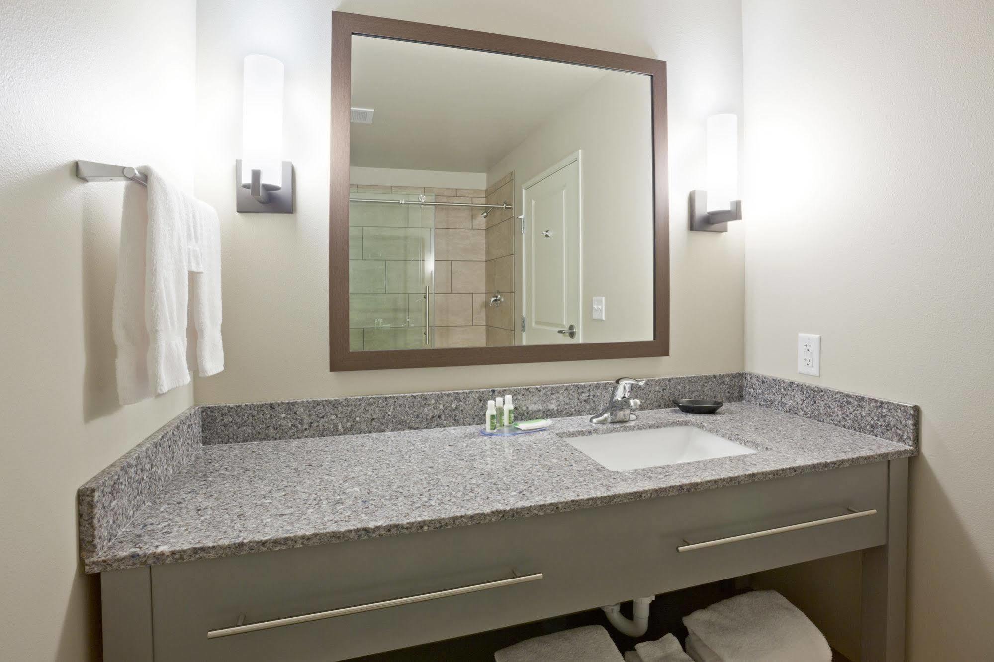 Grandstay Hotel & Suites Valley City Kültér fotó